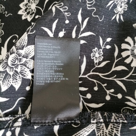 H&M Womens Black White Poet Sleeve Collared Hi Low Hem Floral Blouse Top Size S - Picture 7 of 7